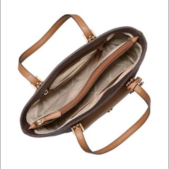 Michael KORS Medium Front Pocket Tote - Picture 12 of 14